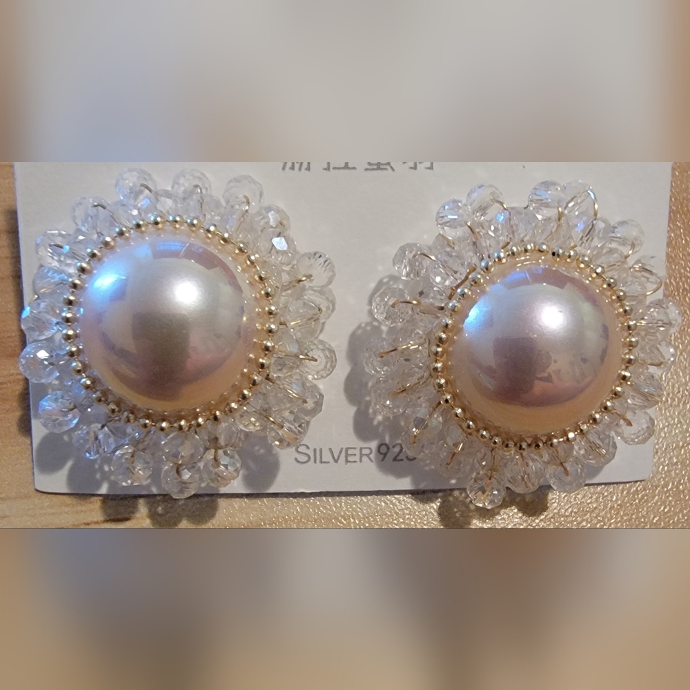 Earrings w/Faux Pearl